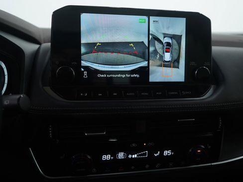 Used 2023 Nissan Rogue Platinum w/ Platinum Premium Package image 21