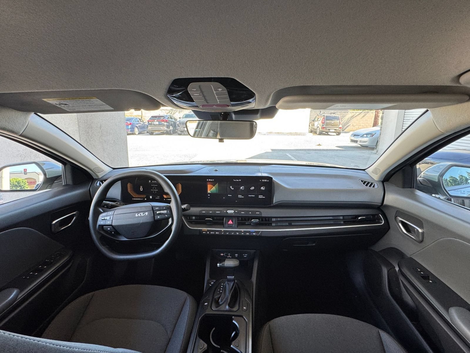 Used 2025 Kia K4 FWD image 32
