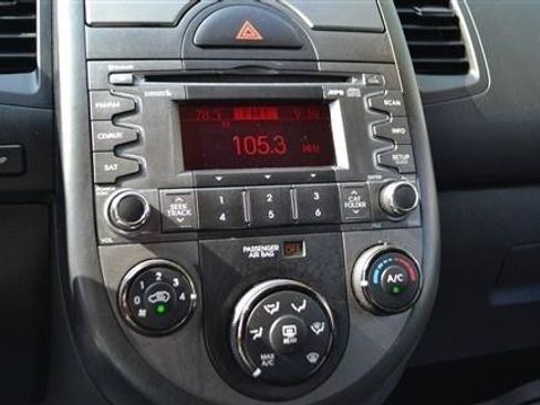 Used 2010 Kia Soul + FWD image 14