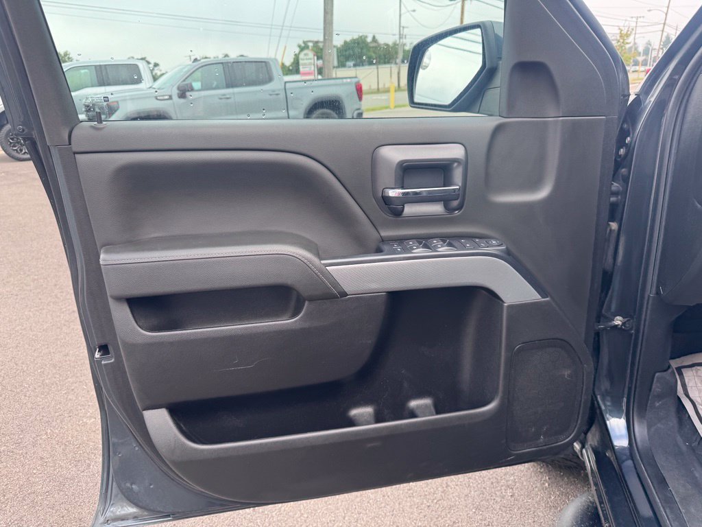Used 2019 Chevrolet Silverado 1500 LT w/ All Star Edition AWD/4WD image 8