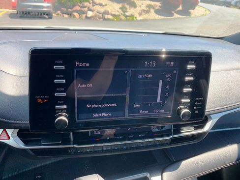 Used 2023 Toyota Sienna XSE AWD/4WD image 8