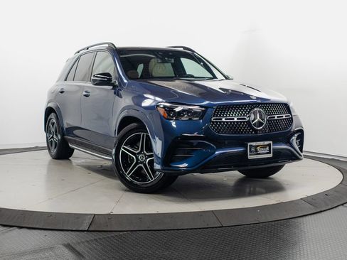 Used 2025 Mercedes-Benz GLE 450e 4MATIC w/ AMG Line Exterior image 1