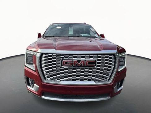 Used 2021 GMC Yukon XL Denali w/ Denali Ultimate Package image 3