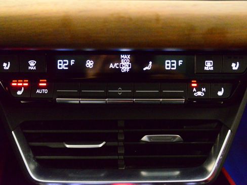 Certified 2024 Audi e-tron GT Premium Plus w/ Executive Package image 32