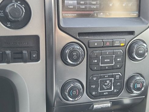 Used 2014 Ford F150 FX4 w/ Equipment Group 402A Luxury AWD/4WD image 39