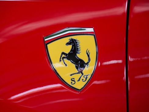 Used 2017 Ferrari 488 GTB RWD image 18