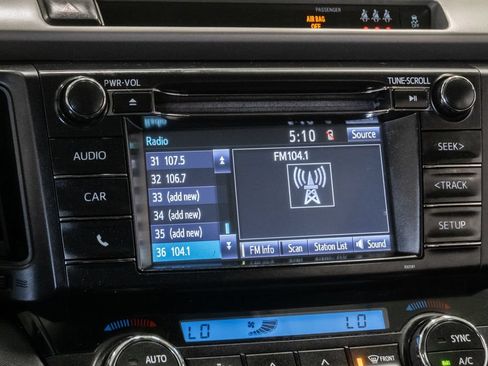 Used 2018 Toyota RAV4 XLE AWD/4WD image 18