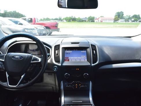 Used 2019 Ford Edge SEL w/ Equipment Group 201A AWD/4WD image 38