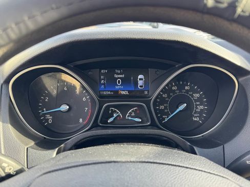 Used 2017 Ford Focus SE image 25