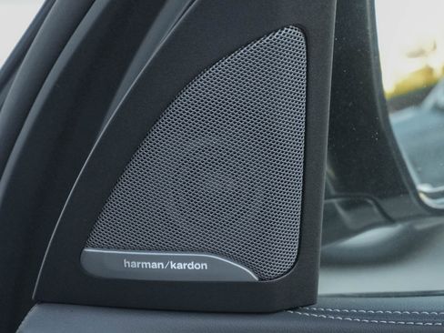 Used 2025 BMW X5 xDrive40i w/ Executive Package image 28