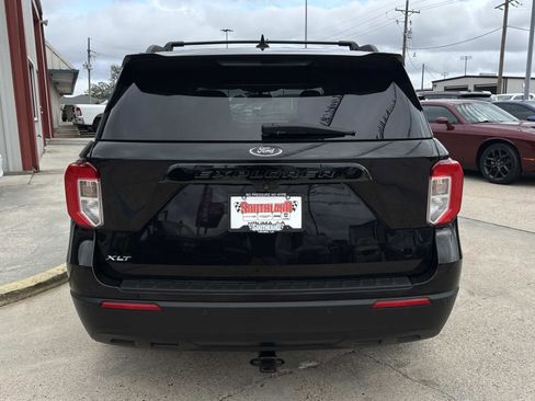 Used 2021 Ford Explorer XLT image 6