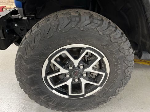 Used 2025 Jeep Wrangler Unlimited Rubicon image 3