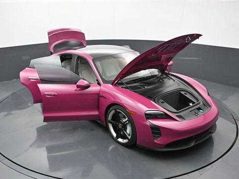 Certified 2024 Porsche Taycan GTS image 38