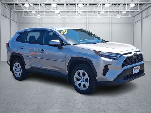 Used 2024 Toyota RAV4 LE AWD/4WD image 11