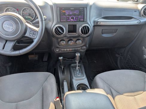 Used 2018 Jeep Wrangler Unlimited Sport w/ Connectivity Group AWD/4WD image 19