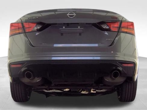 Used 2025 Nissan Altima 2.5 SR AWD/4WD image 6