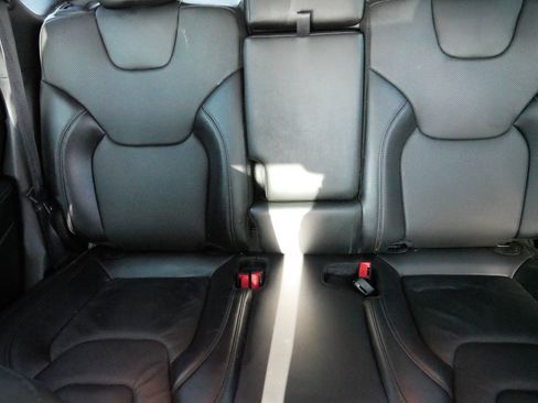 Used 2021 Jeep Cherokee Latitude Lux w/ Comfort/Convenience Group image 13