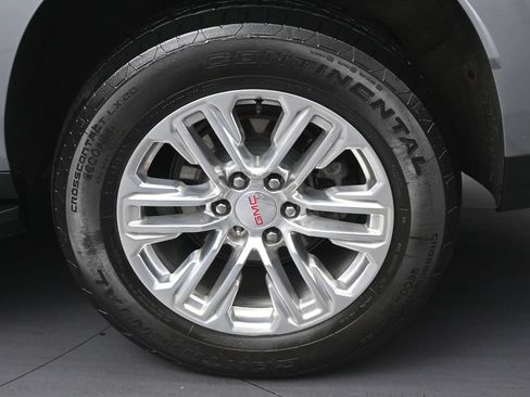 Used 2023 GMC Yukon XL SLT AWD/4WD image 11