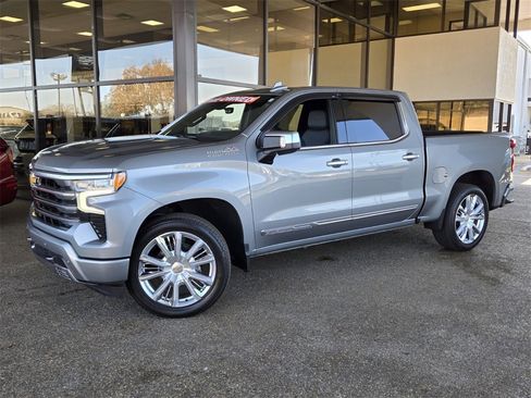 Used 2024 Chevrolet Silverado 1500 High Country w/ High Country Premium Package image 1