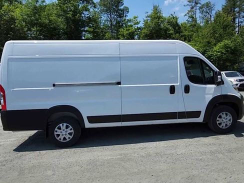 New 2024 RAM ProMaster 3500 w/ Quick Order Package 22G SLT image 9