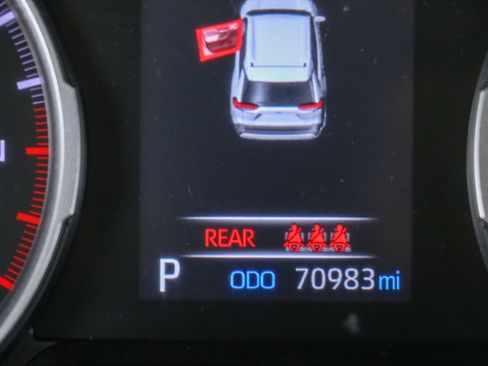 Used 2021 Toyota RAV4 LE FWD image 16