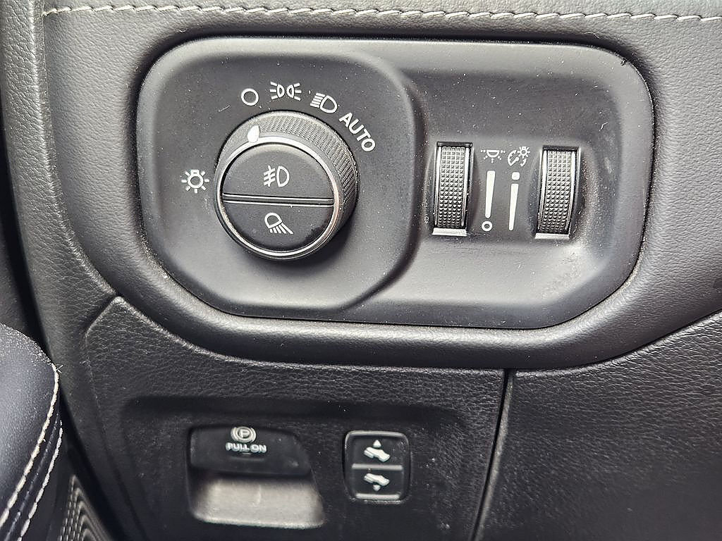 Used 2020 RAM 1500 Limited AWD/4WD image 17
