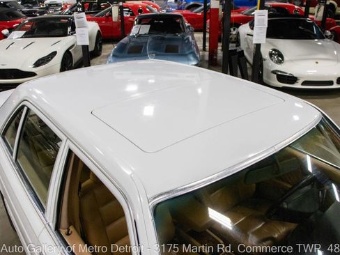 Used 1991 Mercedes-Benz 560 SEL image 14