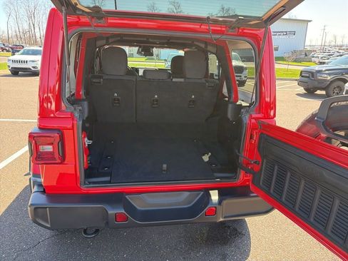 Certified 2025 Jeep Wrangler Unlimited Sahara image 18