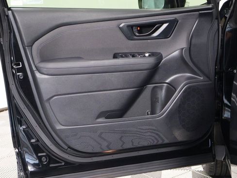 Used 2025 Subaru Forester Premium w/ Convenience Package #1 image 12