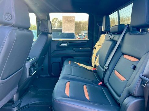 Used 2024 GMC Sierra 2500 AT4 w/ AT4 Premium Plus Package image 5