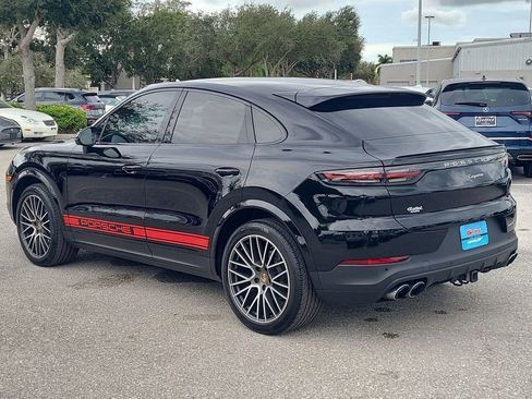 Used 2022 Porsche Cayenne Coupe image 13