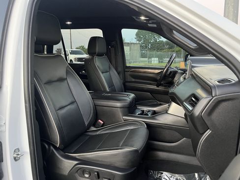 Used 2021 Chevrolet Tahoe Premier w/ Premium Package RWD image 34