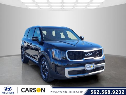Used 2023 Kia Telluride EX w/ EX Captain's Chair Package AWD/4WD image 1