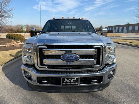 Used 2013 Ford F250 Lariat w/ Lariat Chrome Pkg image 3