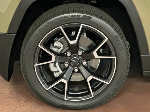 New 2026 Jeep Cherokee Overland w/ Advanced Pro Tech Group AWD/4WD image 25