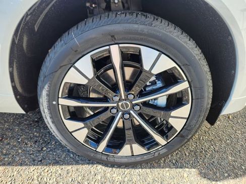 New 2026 Volvo XC60 B5 Plus w/ Protection Package Premier image 19