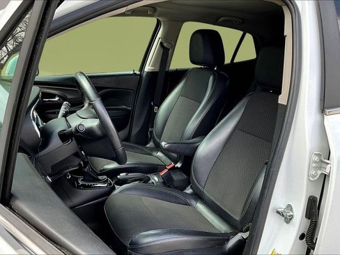 Used 2018 Buick Encore Preferred image 18