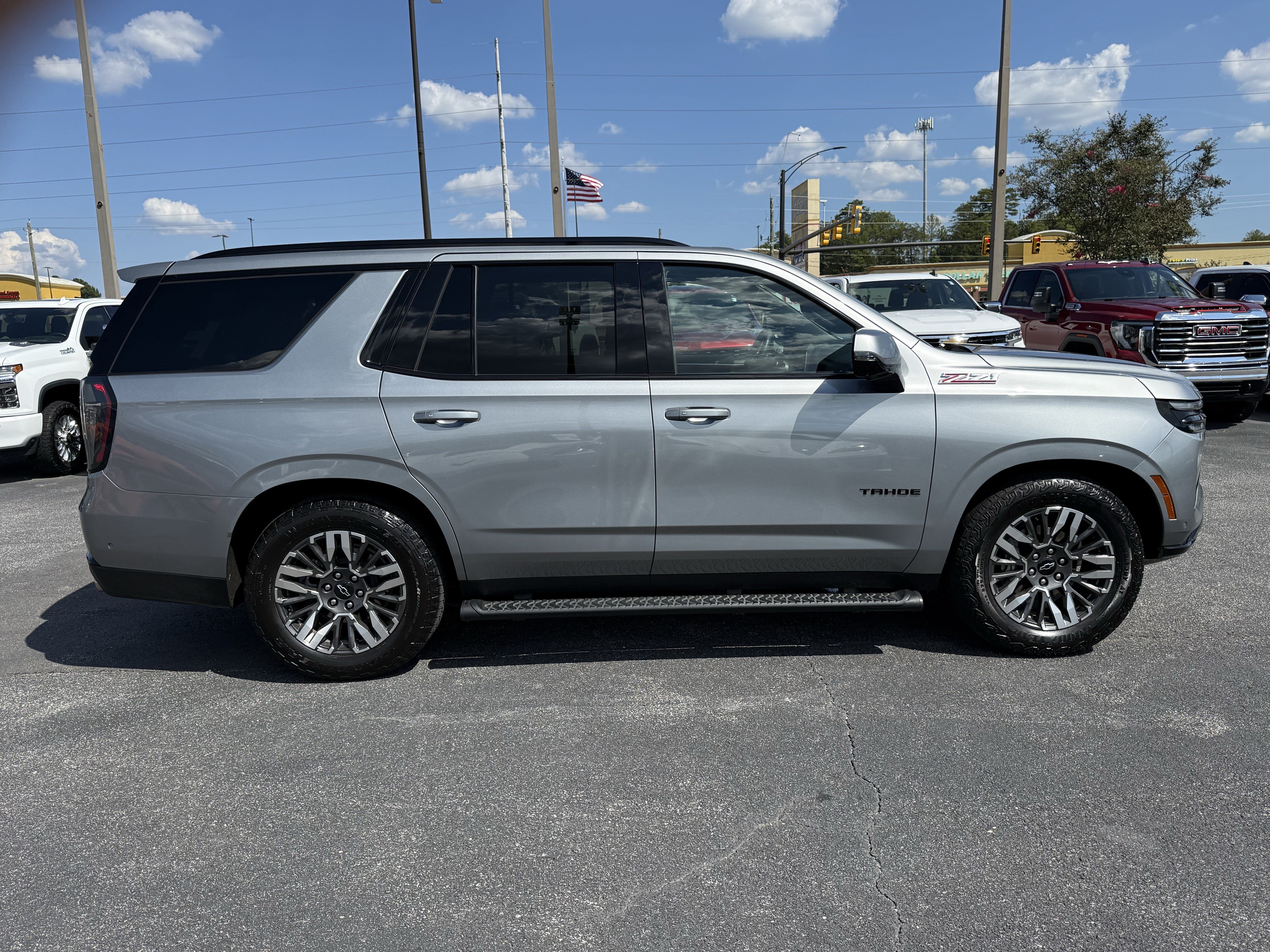 Used 2025 Chevrolet Tahoe Z71 w/ Z71 Off-Road Package AWD/4WD image 11