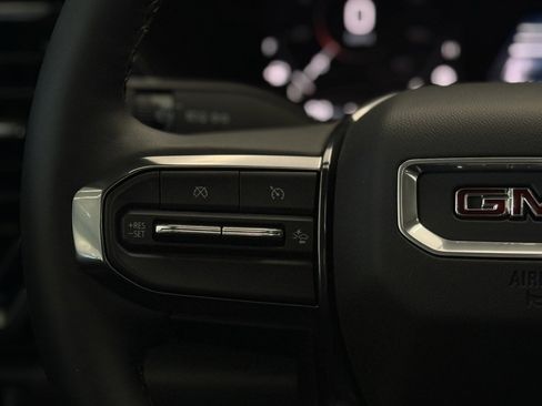 Used 2025 GMC Canyon AT4 w/ Technology Plus Package image 26