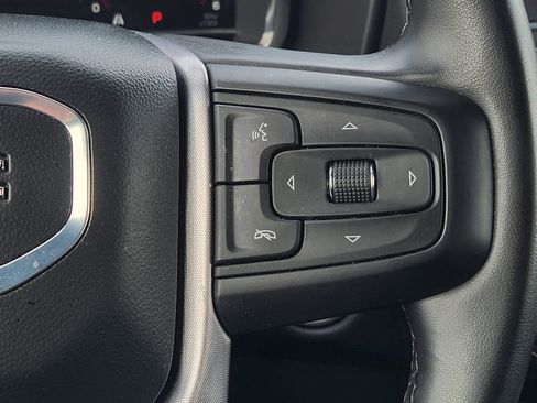 Used 2024 GMC Yukon XL SLT image 29