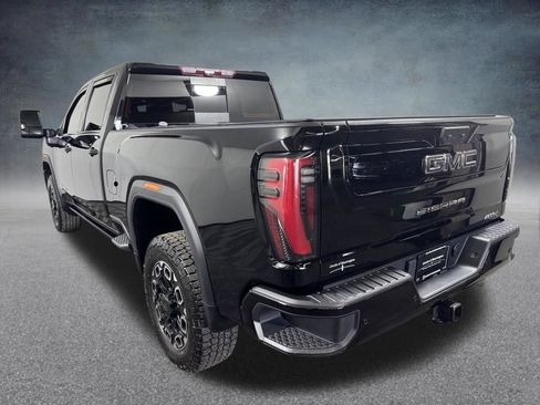 Used 2024 GMC Sierra 2500 AT4 w/ AT4 Premium Plus Package AWD/4WD image 4