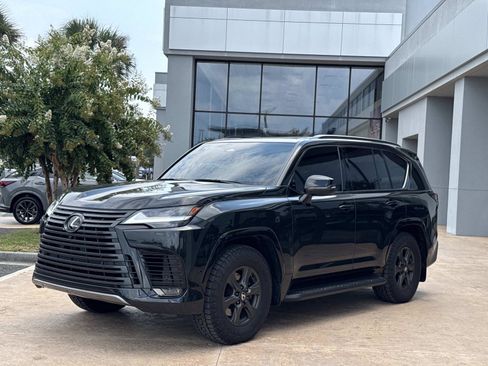Used 2025 Lexus LX 700h Overtrail w/ Accessory Package (Z1) AWD/4WD image 15