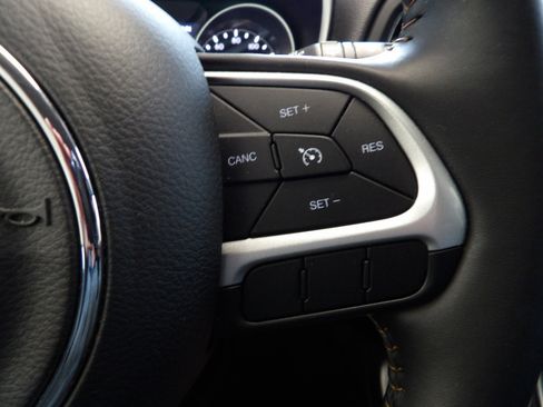 Used 2018 Jeep Compass Latitude w/ Popular Equipment Group AWD/4WD image 29