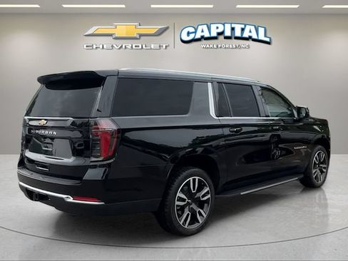 Used 2026 Chevrolet Suburban LS RWD image 5