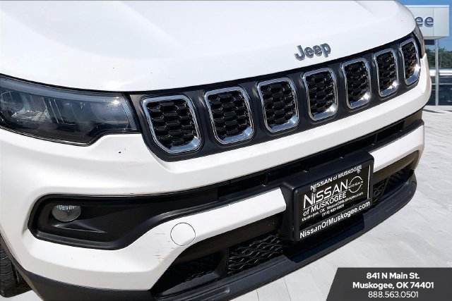 Used 2024 Jeep Compass Latitude AWD/4WD image 32