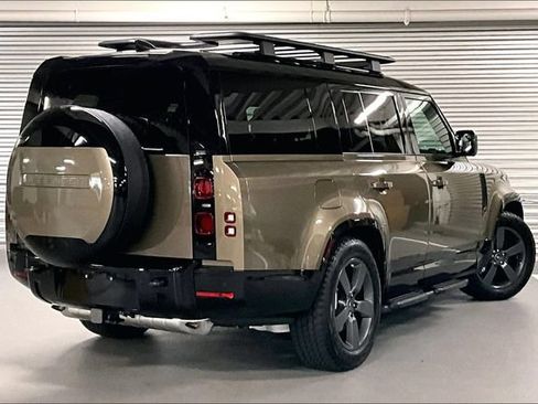 Certified 2025 Land Rover Defender 130 X-Dynamic SE AWD/4WD image 13