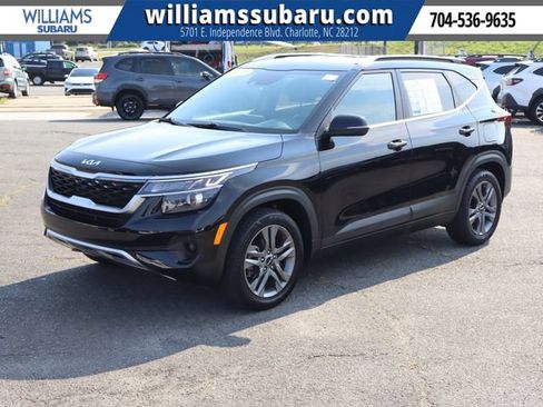 Used 2023 Kia Seltos S w/ Navigation Package FWD image 4