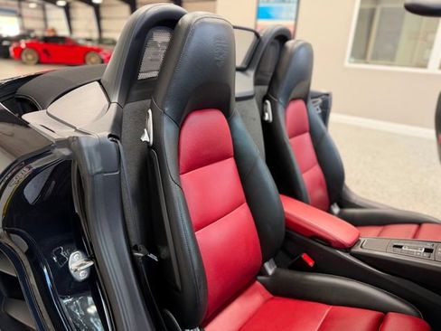 Used 2018 Porsche 718 Boxster S RWD image 28