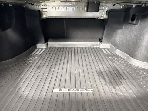 Certified 2023 Toyota Camry SE image 32