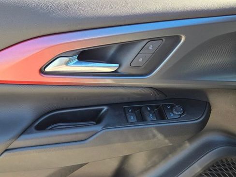 Used 2025 Chevrolet Equinox EV RS FWD image 24